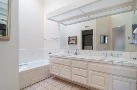 Undisclosed, La Jolla, CA 92037 photo 8