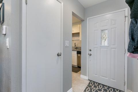 4953 Luna Dr, Oceanside, CA 92057 photo 2
