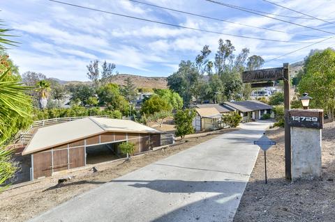 12729 Claire Dr, Poway, CA 92064 photo 3