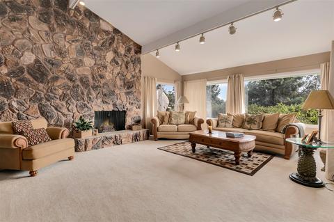 9910 Grandview Dr, La Mesa, CA 91941 photo 2