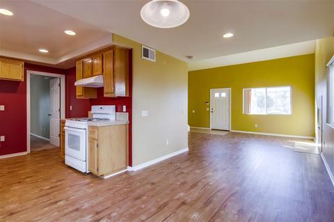 647 10th, Imperial Beach, CA 91932 photo 6