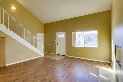 647 10th, Imperial Beach, CA 91932 photo 2