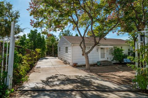 10207 Madrid Way, Spring Valley, CA 91977 photo 3