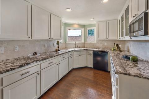 10573 E Meadow Glen Way E, Escondido, CA 92026 photo 12
