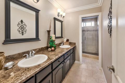10573 E Meadow Glen Way E, Escondido, CA 92026 photo 17