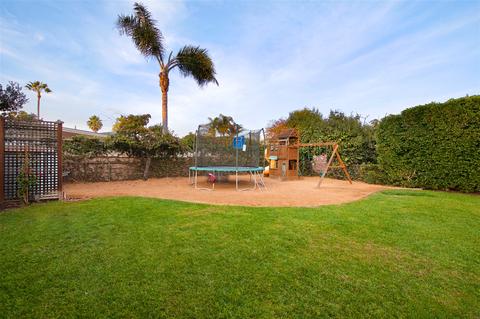 375 Arroyo Dr, Encinitas, CA 92024 photo 3