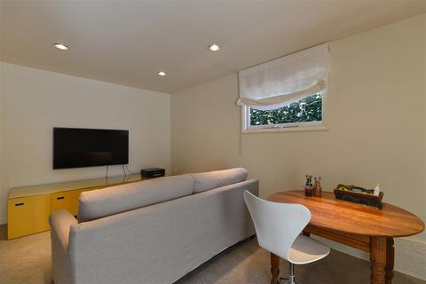 723 Arenas St, La Jolla, CA 92037 photo 10