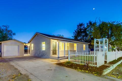 536 E St, Ramona, CA 92065 photo 2