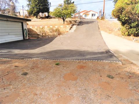 8773 Gardena Rd, Lakeside, CA 92040 photo 4