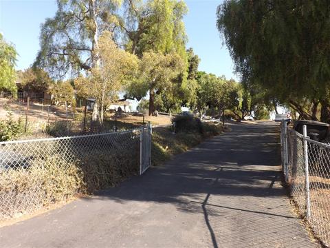 1685 Howard, San Ysidro, CA 92173 photo 2