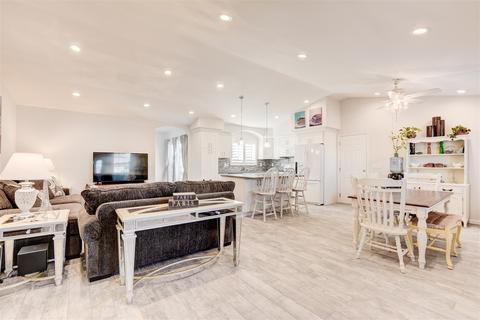 9241 Maranda Dr, Santee, CA 92071 photo 2