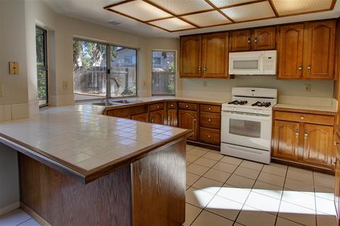 2095 Monaco Ct, El Cajon, CA 92019 photo 5