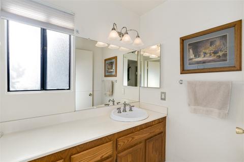 1651 Madrone Gln, Escondido, CA 92027 photo 16