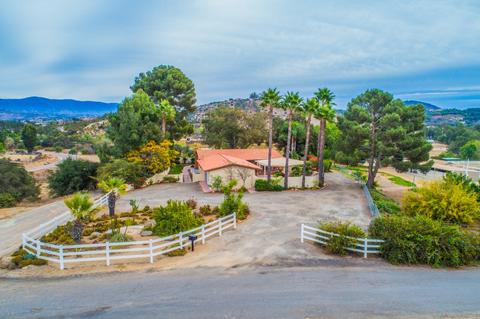 30673 Andreen Rd, Valley Center, CA 92082 photo 2