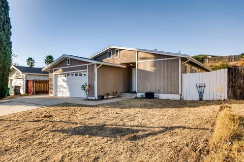 8606 Carlton Oaks Dr, Santee, CA 92071 photo 2