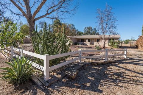 2105 Toca Ln, Ramona, CA 92065 photo 2