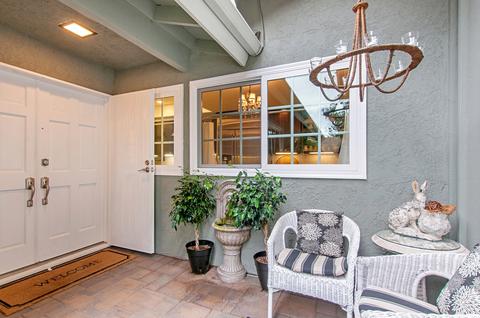 5676 Caminito Isla, La Jolla, CA 92037 photo 2
