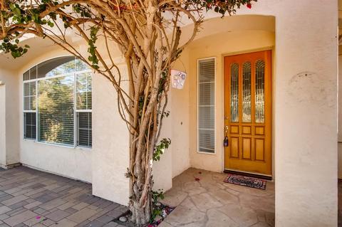 1912 Cresthaven Dr, Vista, CA 92084 photo 3