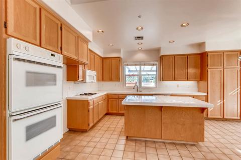 1912 Cresthaven Dr, Vista, CA 92084 photo 6