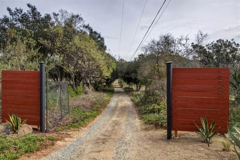 10727 Rainbrook Dr, Fallbrook, CA 92028 photo 2