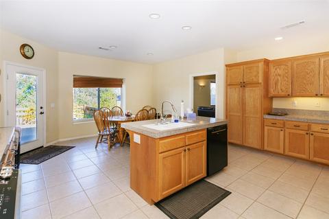 2452 Denova Dr, Alpine, CA 91901 photo 4