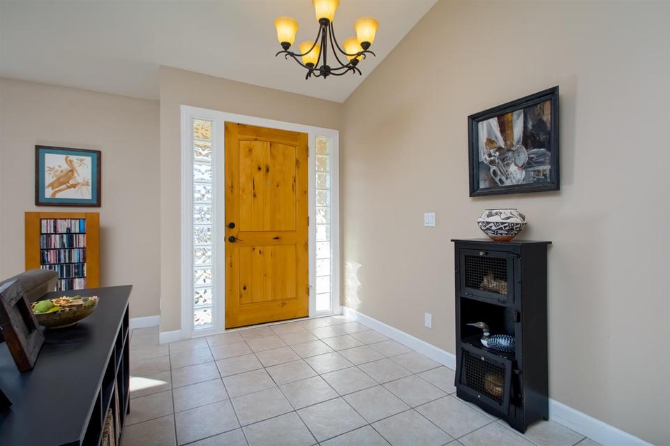  4310 La Portalada Dr, Carlsbad, CA 92010 photo 2