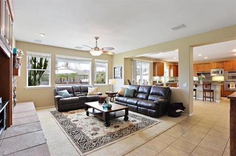 2413 Pine Valley Gln, Escondido, CA 92026 photo 6
