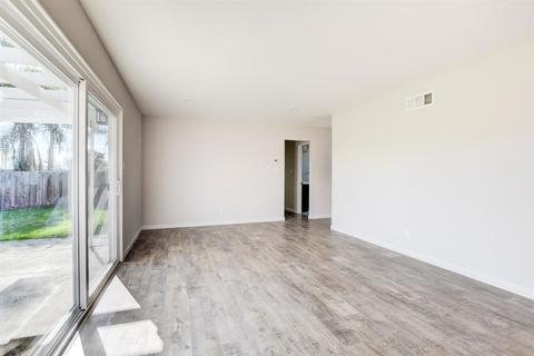 3124 Jacqueline Ln, Oceanside, CA 92056 photo 4