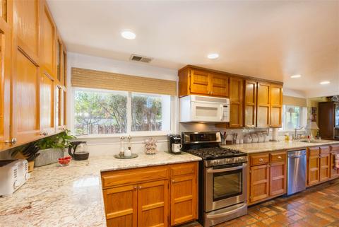 1340 Kent Ave, Escondido, CA 92027 photo 5