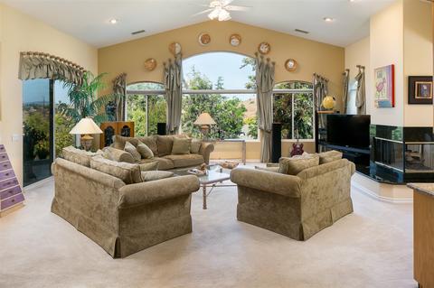 1121 Laura Ln, Escondido, CA 92025 photo 5