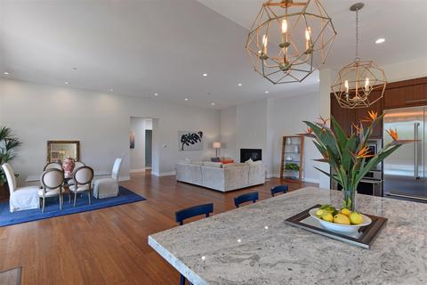 2102 Merida Ct, La Jolla, CA 92037 photo 3