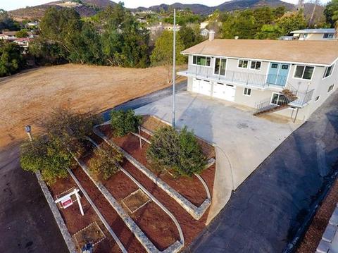 1255 Alessandro Ln, Vista, CA 92084 photo 2