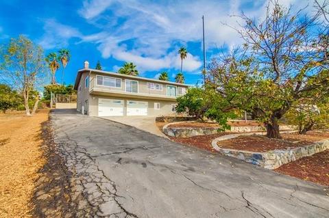1255 Alessandro Ln, Vista, CA 92084 photo 3