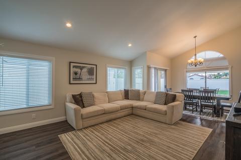 1740 Corte Ventana, Oceanside, CA 92056 photo 4