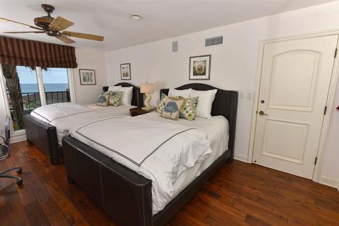 Undisclosed, La Jolla, CA 92037 photo 25