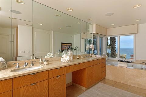 Undisclosed, La Jolla, CA 92037 photo 15