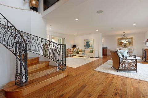 Undisclosed, La Jolla, CA 92037 photo 4