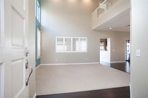 2389 S Summit Circle Gln, Escondido, CA 92026 photo 2