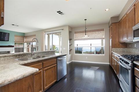2389 S Summit Circle Gln, Escondido, CA 92026 photo 9