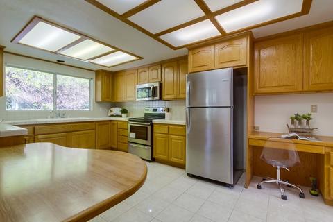 2504 Jacaranda Ave, Carlsbad, CA 92009 photo 10