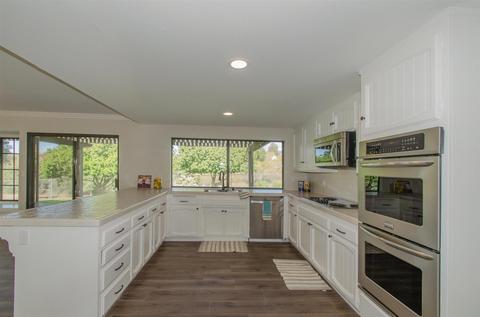 1026 Via Unidos, Fallbrook, CA 92028 photo 8