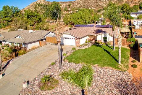 26066 Matlin Rd, Ramona, CA 92065 photo 2