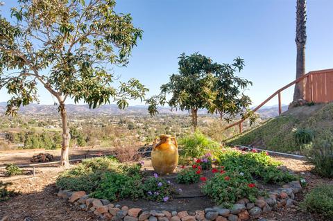 1375 Stoneridge, Escondido, CA 92029 photo 1
