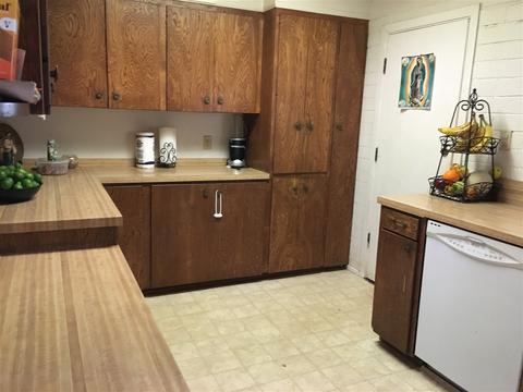 332 E College St, Fallbrook, CA 92028 photo 2