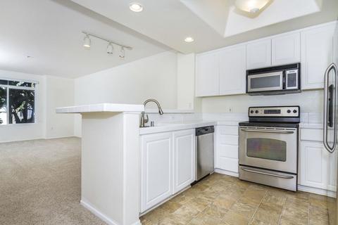 9237 Regents Rd #K203, La Jolla, CA 92037 photo 2