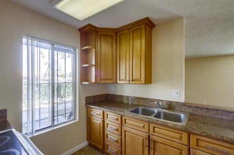 8318 Panorama Ridge Ct, Spring Valley, CA 91977 photo 2