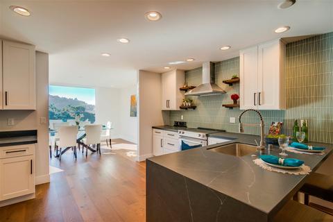 7656 Caminito Coromandel, La Jolla, CA 92037 photo 8
