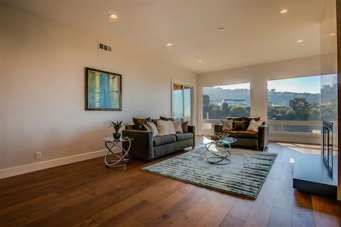 7656 Caminito Coromandel, La Jolla, CA 92037 photo 2