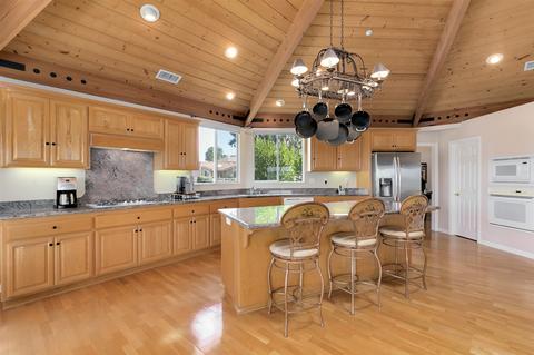 2211 Crest Hill Ln, Fallbrook, CA 92028 photo 3