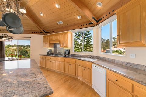 2211 Crest Hill Ln, Fallbrook, CA 92028 photo 6